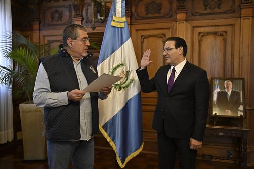 Juramentación de Marco Antonio Villeda, el pasado 24 de octubre para sustituir a Francisco Jiménez en el Ministerio de Gobernación.  (Foto: SCSPR/Soy502)