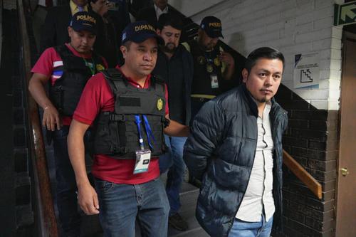 Los estudiantes sancarlistas decidieron presentarse de manera voluntaria para dar seguimiento a su proceso jurídico y poder continuar con sus proyectos personas como cuidadanos guatemaltecos, según sus declaraciones. (Foto: Wilder López/Soy502)