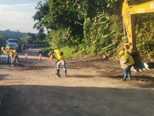 Continúan habilitadas las rutas alternas mientras continúan los trabajos de reparación. (Foto: Covial)