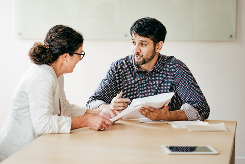 La falta de experiencia es el reto más grande que enfrentan los jóvenes al salir en busca de empleo. (Foto: Canva/Soy502)