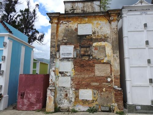 El paso del tiempo ha causado daños a los nichos más antiguos. (Foto: Bernardo Montúfar/Colaborador)