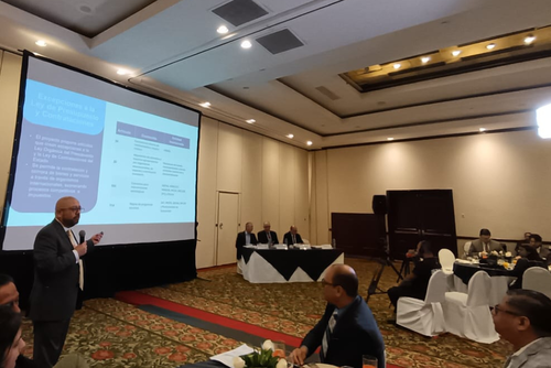 Sigfrido Lee explicó las excepciones a la Ley del Presupuesto y Contrataciones contenidas en el proyecto de presupuesto 2026. (Foto: Jéssica Osorio/Soy502)