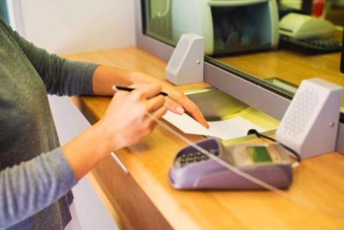 Aunque la mayoría de los bancos y servicios financieros permanecerán cerrados, los usuarios podrán consultar el listado de agencias abiertas que ofrecerán servicio limitado durante el asueto. (Foto ilustrativa: Archivo/Soy502) 