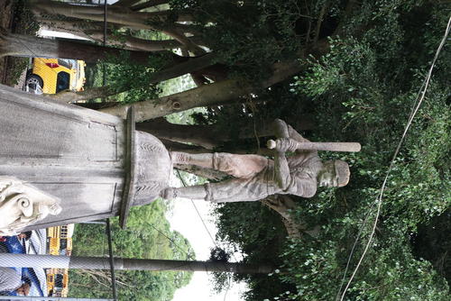 Uno de los homenajes a los grandes del béisbol guatemalteco en las afueras del estadio.  (Foto: Javier Del Cid/Colaborador)