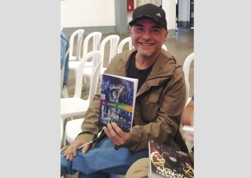 El escritor Byron Quiñónez reconoce la influencia de Virgilio Rodríguez Macal en su obra. (Foto: Denise Phé-Funchal)