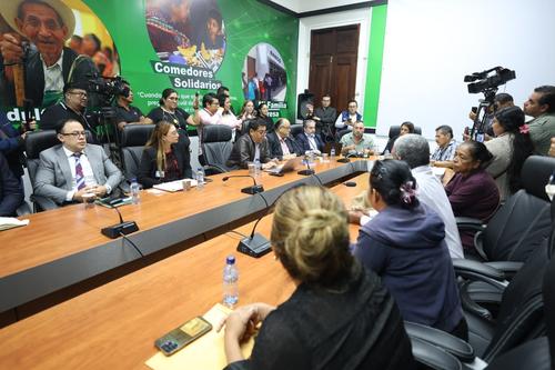 Familiares del presunto bebé desaparecido exigen acciones para dar con él. (Foto: Congreso)