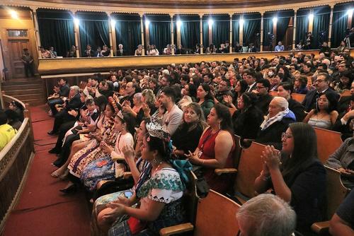 El centenario Teatro Municipal es abarrotado por los amantes de la literatura. (Foto: Oswaldo Cop/Colaborador)