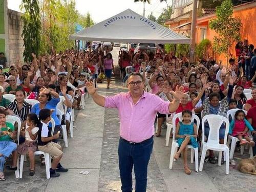 La calle principal de Jalpatagua, donde se desarrollaba la inauguración. (Foto: Nuestro Diario)