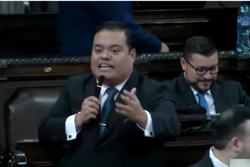 El expresidente del Congreso y jefe de Vamos, Allan Rodríguez, ha logrado la reciente aprobación de leyes de su interés, con apoyo de la mayoría de bancadas. (Foto: Archivo/Soy502)