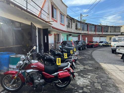 Automóviles y vehículos de dos ruedas fueron incautados durante los operativos. (Foto: PNC)