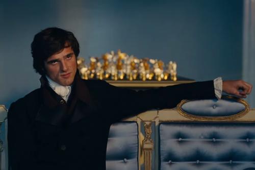 Jacob Elordi se transforma en Heathcliff, un hombre marcado por la pasión y la venganza. (Foto: X)