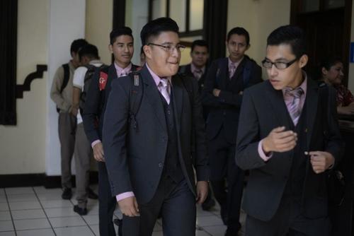 Según los diputados que presentaron la iniciativa, el propósito es incentivar la formación y preparación para la vida laboral de los jóvenes que están por graduarse. (Foto: Archivo/Soy502)