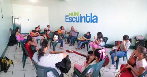 La escuela municipal se encuentra ubicada en el edificio San Sebastián. (Foto: Jorge Morales/Colaborador)