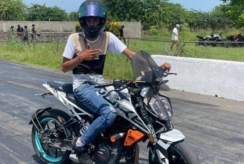 Los corredores que acuden a cada fecha de motoaceleración, en su mayoría provienen de la costa sur del país. (Foto: Cortesía)
