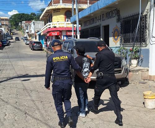 El capturado realizó un supuesto depósito para engañar al propietario del picop. (Foto: PNC)