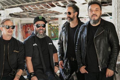 Su adicción al alcohol y las drogas lo alejó de Molotov. (Foto: X)