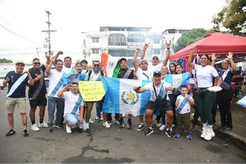 Los guatemaltecos tienen la esperanza de que la Selección Nacional logre la victoria. (Foto: Rudy Martínez / colaborador)