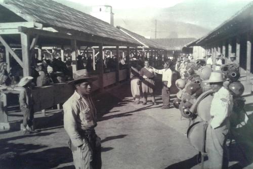 Mercado municipal de San Juan Ostuncalco, alrededor de 1920. (Foto: Roberto Paz/Colaborador)