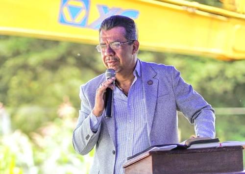 Juan Carlos Pellecer, alcalde de San Juan Sacatepéquez, criticó la forma en que Neto Bran está gestionando la construcción del paso a desnivel en la cuchilla de El Milagro. (Foto: FB)