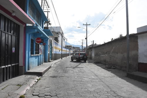 La calle y avenida Cirilo Flores es una de las zonas más céntricas de la ciudad. (Foto: Erick Colop/Colaborador)