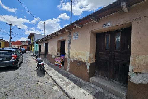 Casa donde nació Domingo Bethancourt sobre la Diagonal 12, cercana a la 6a. calle zona 1. (Foto: Oswaldo Cop/Colaborador)