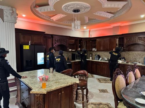 Las autoridades ingresaron a las viviendas en búsqueda de armas de fuego. (Foto: MP)