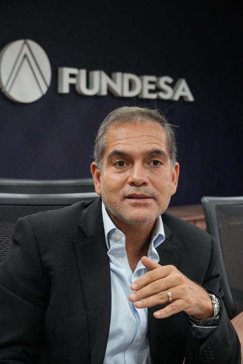 Juan Monge, Fundesa, Enade, Inversión, extranjera