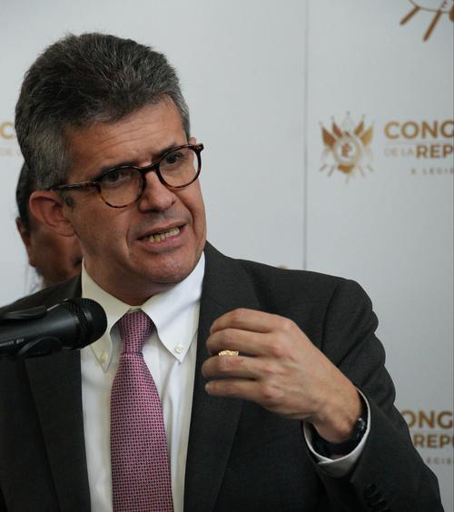 El ministro Joaquín Barnoya dijo desconocer los detalles del amparo presentado por la PDH para otorgar más fondos al Incan. (Foto: Archivo/Soy502)