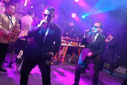 A pesar de la lluvia los vecinos llegaron al concierto. (Foto: Cortesía Fidel Funes)