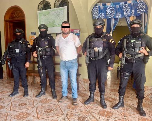 El capturado fue identificado como Edras Gamaliel Carbajal Guerra, alias "Keka". (Foto: Ministro Francisco Jiménez)