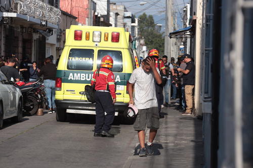 Escenas de dolor han protagonizado familiares de adolescentes que han muerto al ser blanco de las balas. (Foto: Archivo)