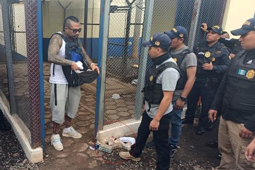 El ministro Jiménez advirtió que los guardias que colaboraron con estas estructuras serán investigados y procesados, y reiteró que el Ministerio de Gobernación no negociará con las pandillas.  (Foto: Jorge Sente/Nuestro Diario)