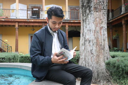 El escritor presentó de forma oficial sus dos libros. (Foto: Oswaldo Cop/Colaborador)