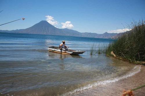 Pescadores y viajeros saben que, después del mediodía, la calma del lago puede convertirse en peligro. (Foto: Alfonso Guárquez/Colaborador)