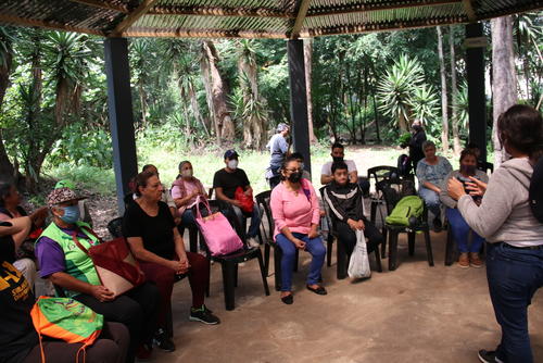 En cada sesión se dan explicaciones de los temas, así como recomendaciones de la herramientas a utilizar. (Foto: Héctor Gómez/Colaborador)