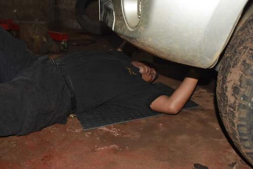 El primer paso es revisar que el vehículo no esté picado, es decir, que su estructura no presente corrosión ni partes oxidadas que puedan comprometer la seguridad o el rendimiento. (Foto: Rudy López/Colaborador)