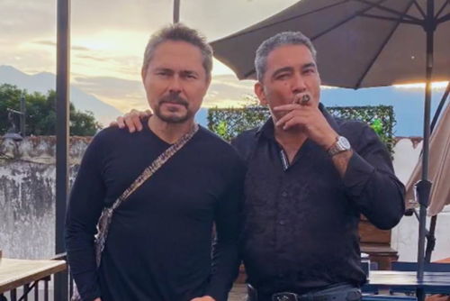 Esta fue la fotografía que publicó el año pasado el diputado Luis Aguirre, al lado del actor de "El Cartel de los Sapos". (Foto: RR.SS.)