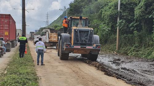 Se integró un cargador frontal por parte de Covial. (Foto: Óscar Estrada)