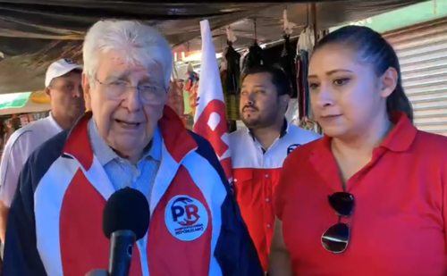 La exdipoutada Eva Monte Bac, durante la campaña de 2023, acompañando a Rafael Espada, quien se postuló para la Presidencia de la República, por el Partido Republicano. (Foto: RR. SS.)