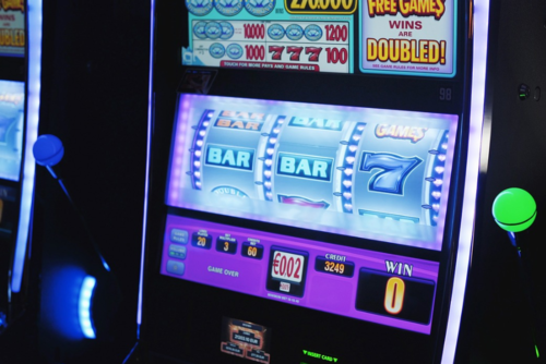 Mediante una nueva ley, se busca regular la posesión de máquinas tragamonedas en el país. (Foto ilustrativa: Pixabay)