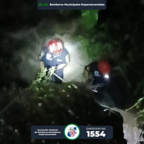 La madre fue localizada con varias heridas y fue trasladada a un centro asistencial. (Foto: ASONBOMD)