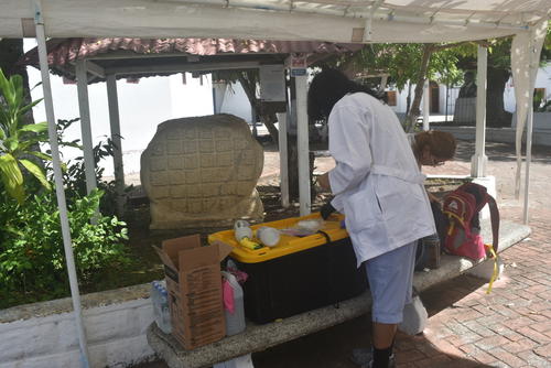 Conservadores del Ministerio de Cultura realizan evaluación en la Isla de Flores. (Foto: Carlos Peláez/Colaborador)