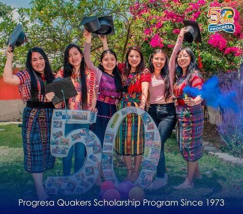 Jóvenes reciben apoyo académico a través del programa Progresa. (Foto: cortesía Progresa)