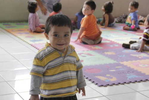 Con la propuesta se busca que los pequeños reciban asistencia integral, que incluiría alimentación, educación inicial y controles de salud, de manera gratuita. (Foto: Archivo/Soy502)