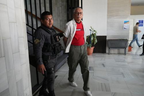 piloto, embistió, motorista, tribunales