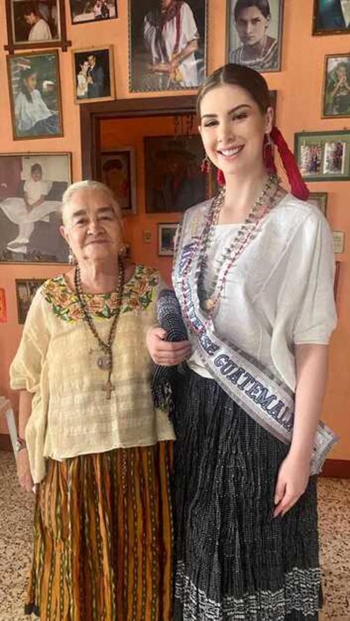 Ha recibido el afecto y admiración de diversas soberanas guatemaltecas. (Foto: cortesía Reinas Guatemaltecas)