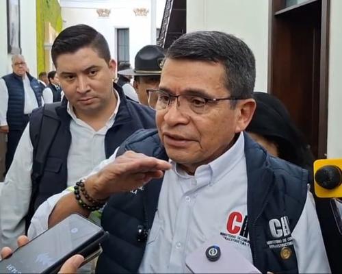 Después de una reunión con diputados, el ministro Miguel Ángel Díaz confirmó que aún no se sabe cuándo podría estar terminado el paso a desnivel. (Foto: Wilder López/Soy502)