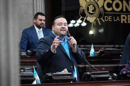 El diputado Julio Portillo reconoció y defendió el beneficio que se brinda a las iglesias evangélicas con la reforma la Ley de Medio Ambiente. (Foto: Wilder López/Soy502)