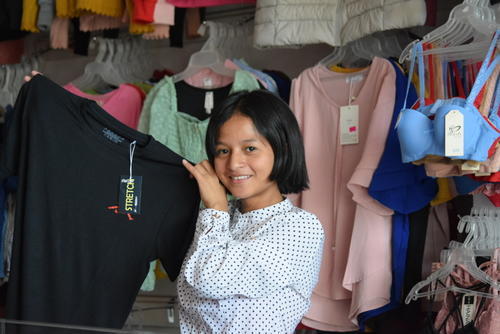 Procura que haya variedad de estilos y tamaños para los compradores. (Foto: Edwin Gua/Colaborador)