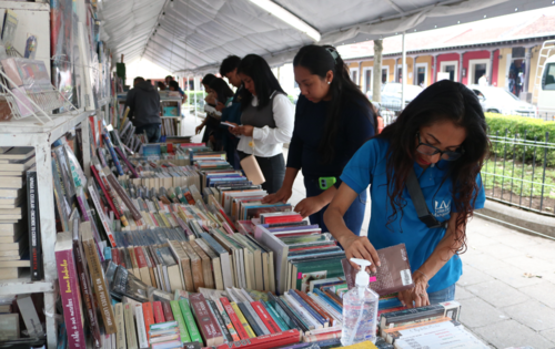 Las distintas ferias del libro del pa&iacute;s buscan generar nuevos lectores y dar a conocer al talento nacional. (Foto: Archivo)